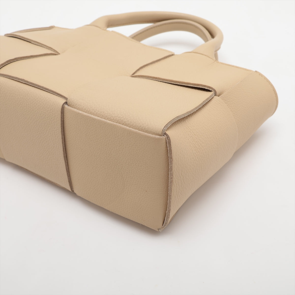 Bottega Veneta Maxine Introduction The Alcoholic Leather 2WAY Handbag Beige