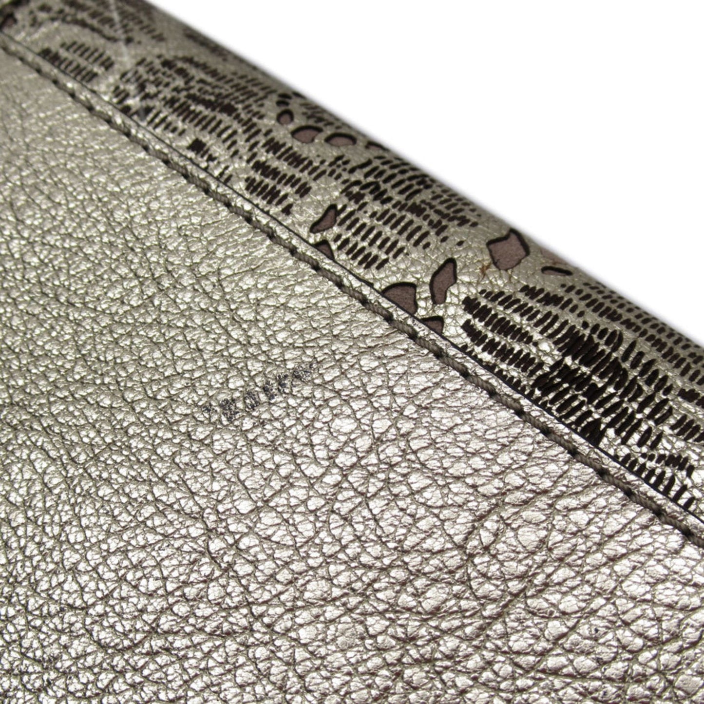 Burberry Leather Long Wallet (Bi-Fold) ()