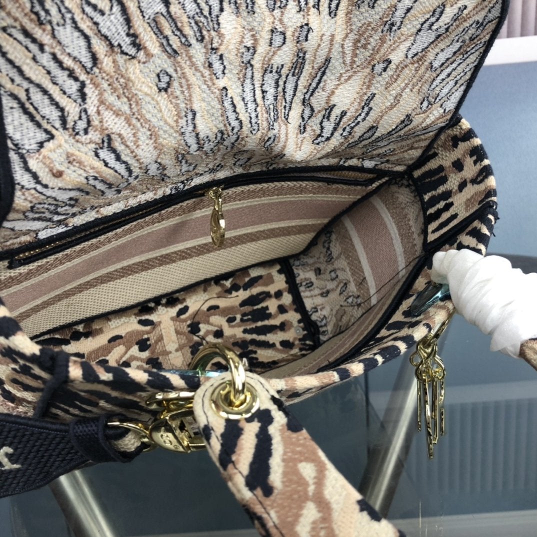 DIOR MEDIUM D-LITE 24 BEIGE MILTI COLOR MIZZA EMBROIDERY