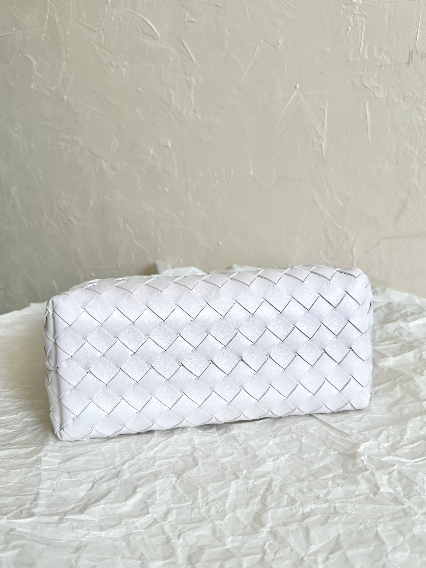 Bottega Veneta BV SMALL ANDIAMO 25CM WHITE LAMBSKIN