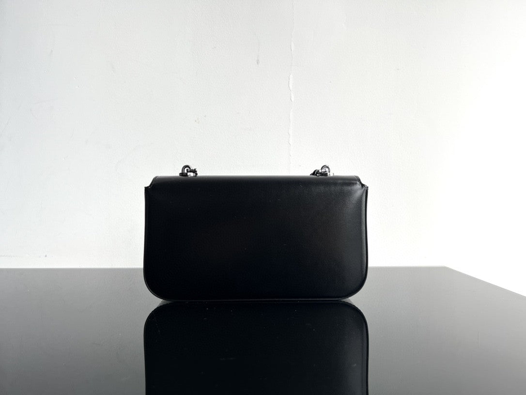 Celine CUIR TRIOMPHE 20 ALL BLACK CALFSKIN