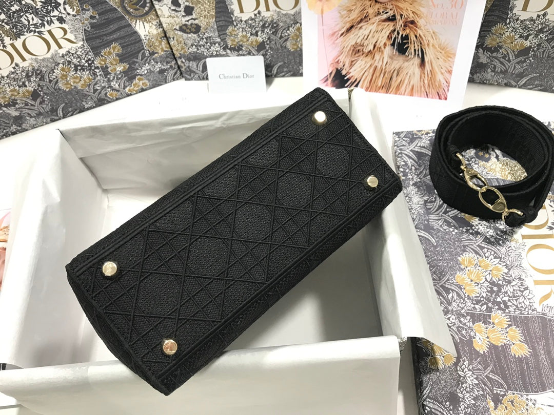 DIOR MEDIUM LADY D-LITE 24 BLACK CANNANGE EMBROIDERY