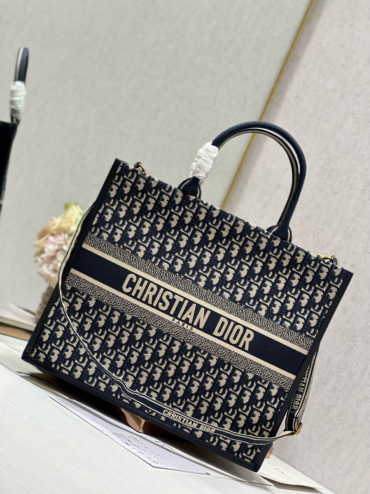 DIOR LARGE BOOK TOTE 42 BLUE OBLIQUE EMBROIDERY