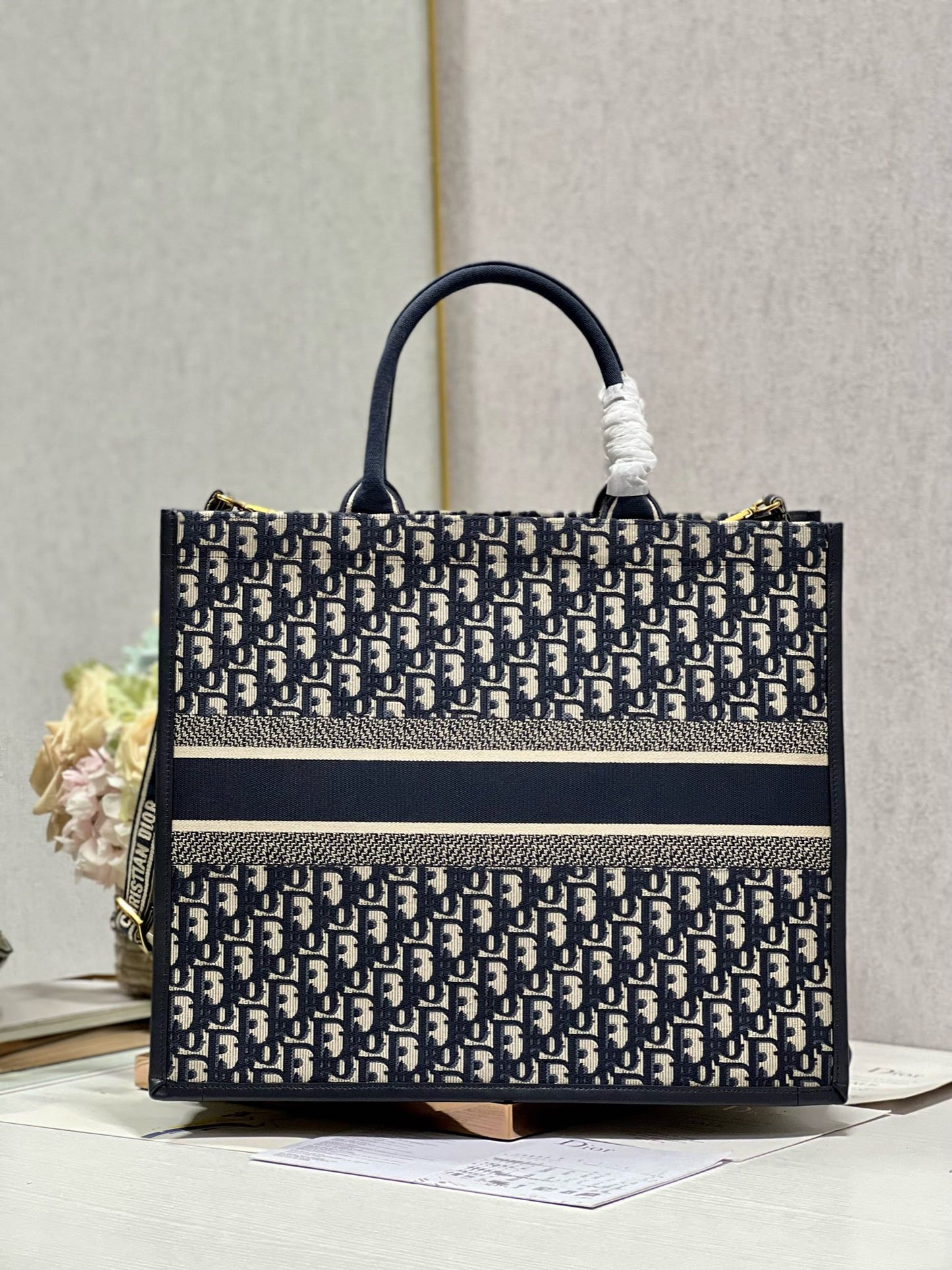DIOR LARGE BOOK TOTE 42 BLUE OBLIQUE EMBROIDERY