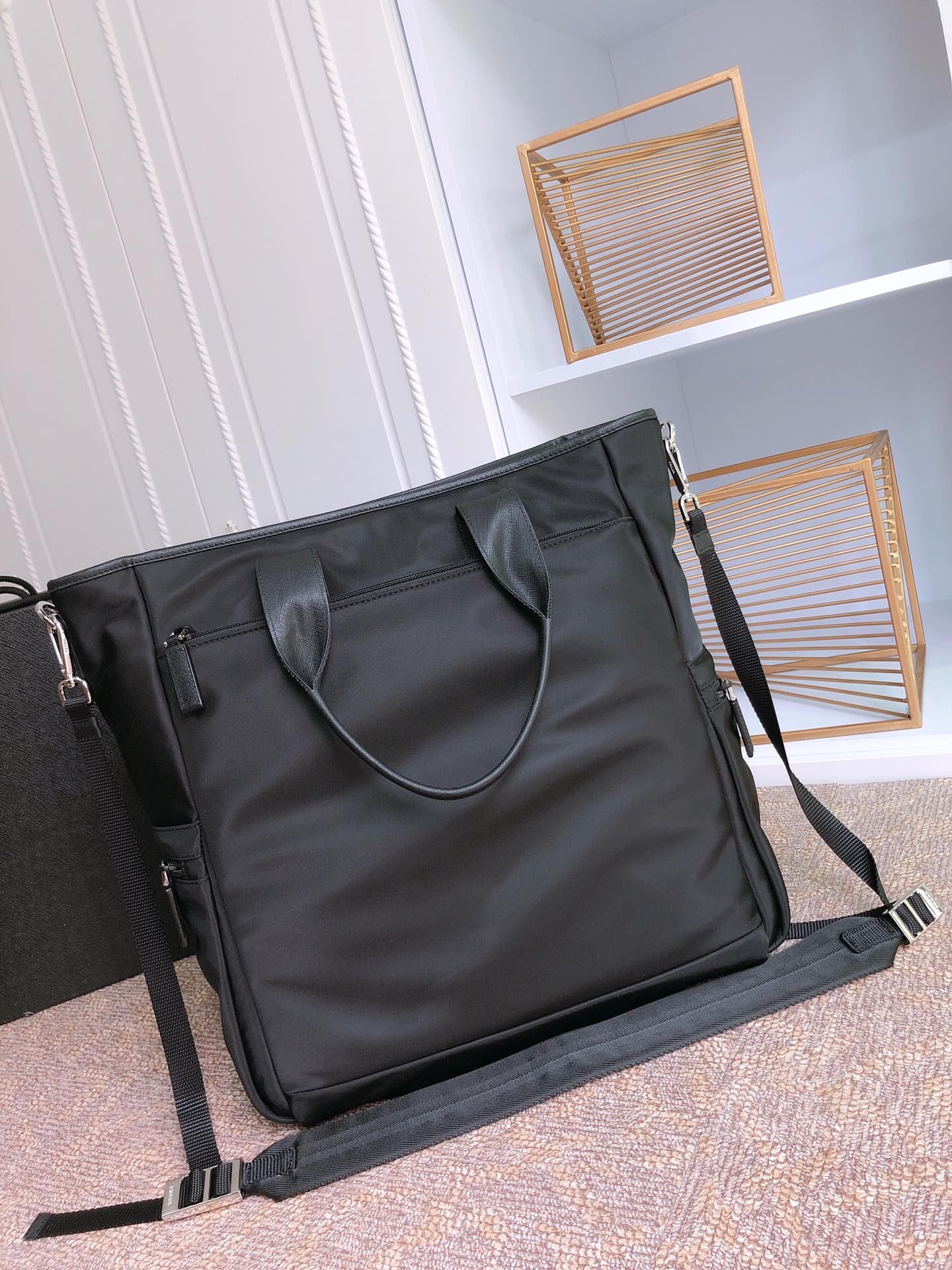 PRADA TOTE BAG 38 IN BLACK RE-NYLON AND SAFFIANO LEATHER TRIM