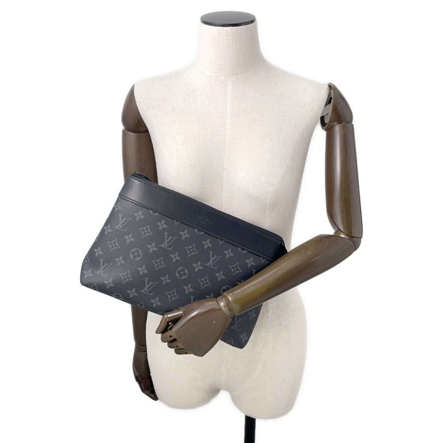 Louis Vuitton Black Monogram Eclipse Noir Monogram Eclipse Clutch Bag Pochette ()