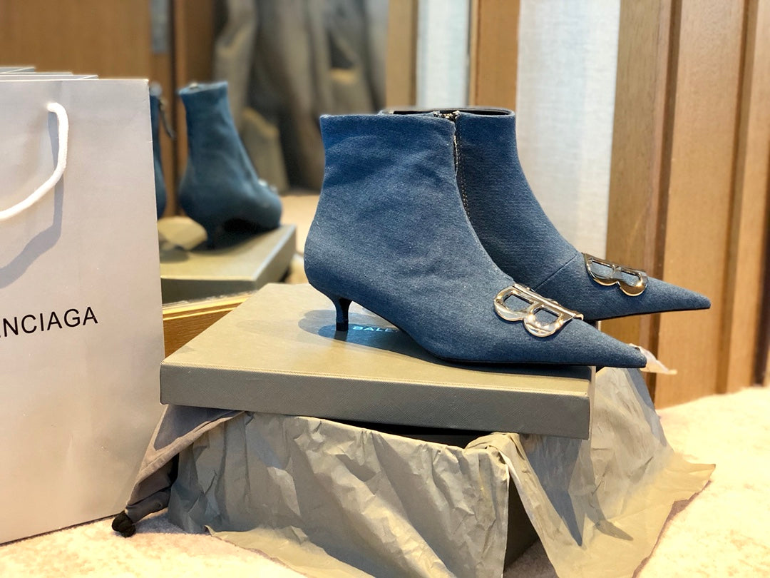 Balanciaga POINTED-TOE KITTEN HEEL 45 MM ANKLE BOOTS IN BLUE DENIM