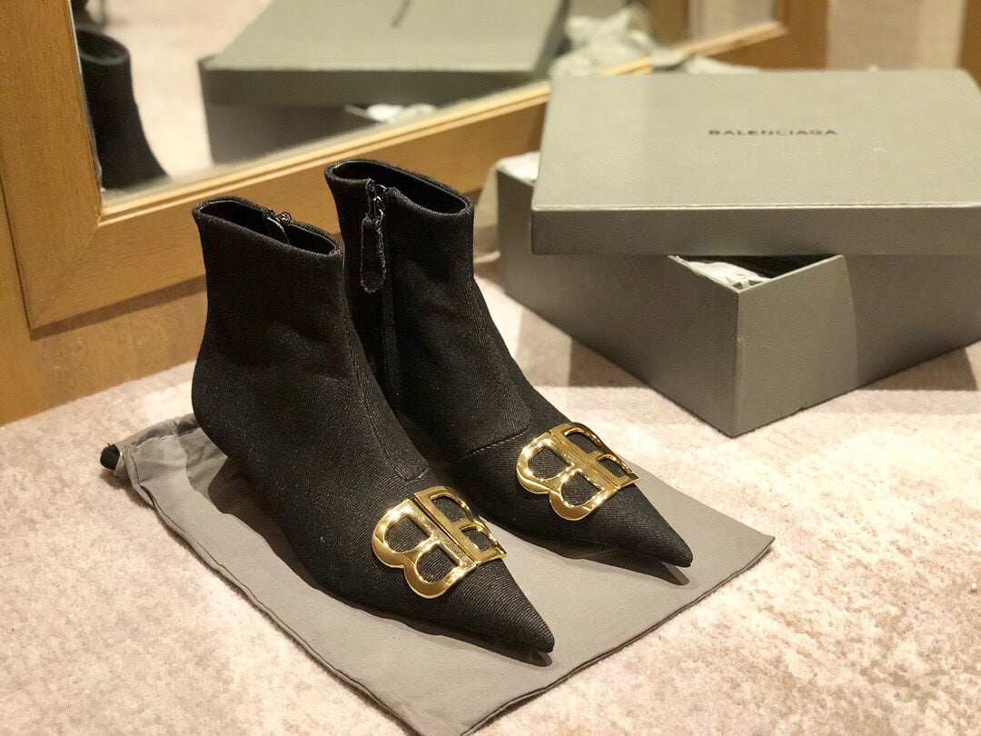 Balanciaga POINTED-TOE KITTEN HEEL 45 MM ANKLE BOOTS IN BLACK DENIM