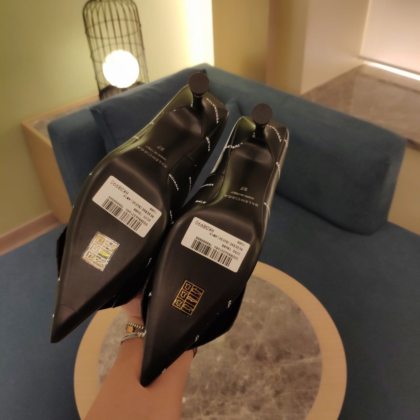 Balanciaga POINTED TOE PUMPS BLACK WITH LOGO PRINT SMOOTH CALFSKIN