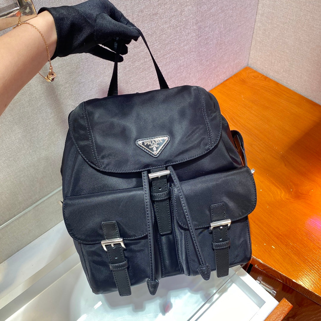 PRADA SMALL BACKPACK 28 IN BLACK PARACHUTE FABRIC