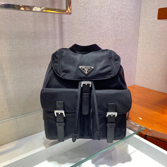 PRADA SMALL BACKPACK 28 IN BLACK PARACHUTE FABRIC
