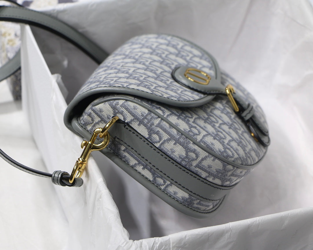 DIOR MEDIUM BOBBY 22CM GREY OBLIQUE CANVAS GOLD HARDWARE