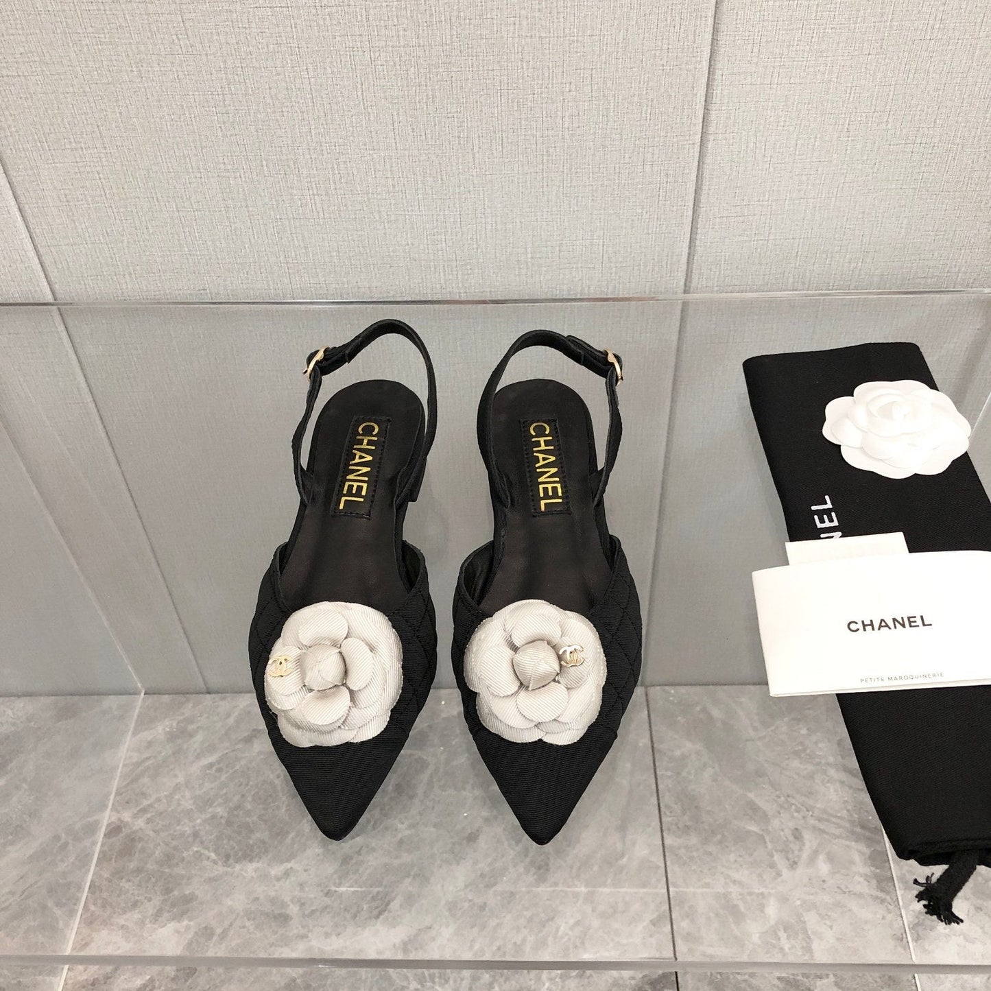 CHANEL 25C 2CM Slingback Flats Black White Fabric 213237