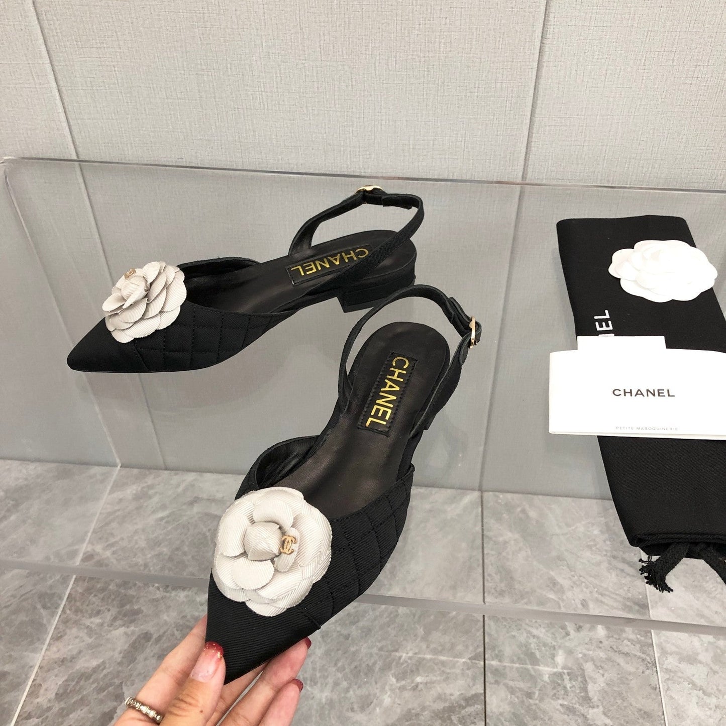CHANEL 25C 2CM Slingback Flats Black White Fabric 213237