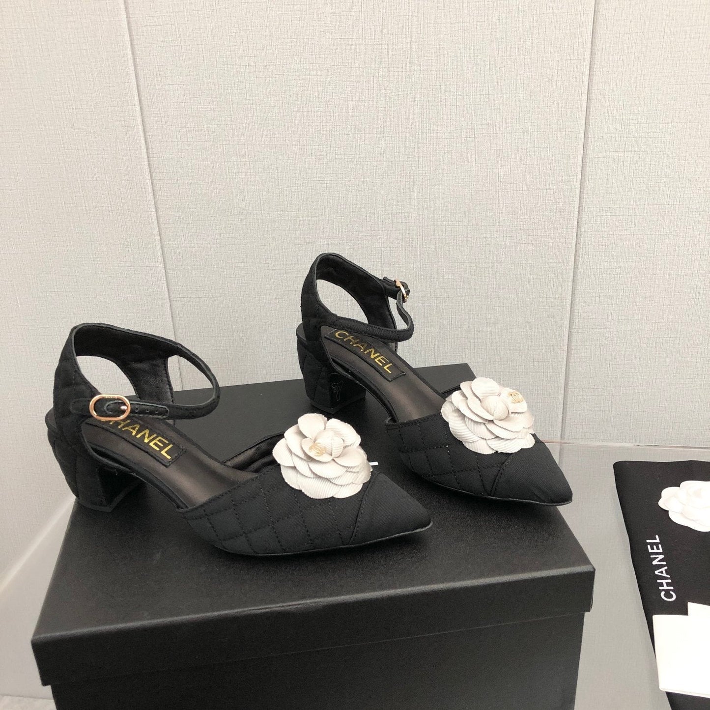 CHANEL 25C 5CM Slingback Flats Black White Fabric 213240