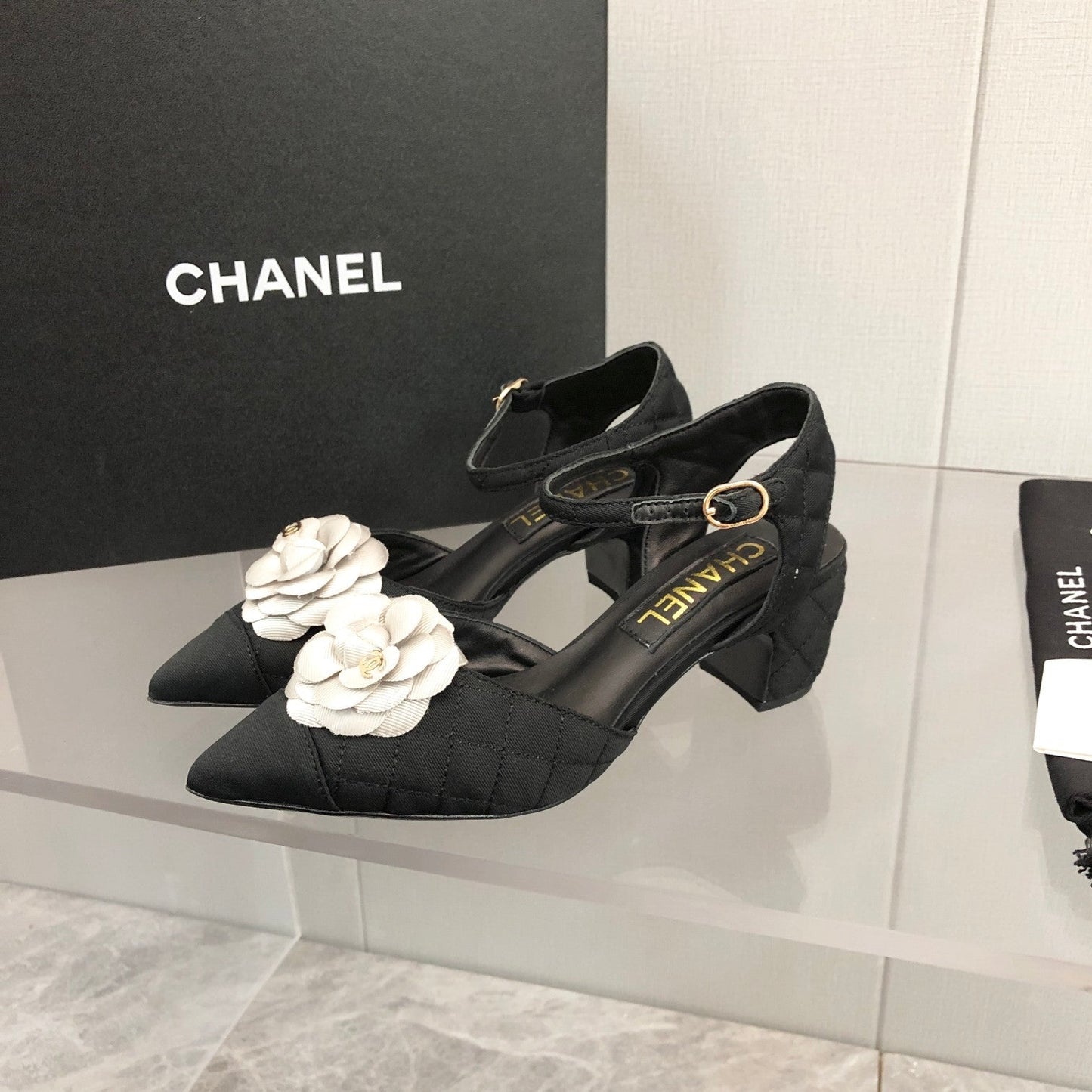 CHANEL 25C 5CM Slingback Flats Black White Fabric 213240
