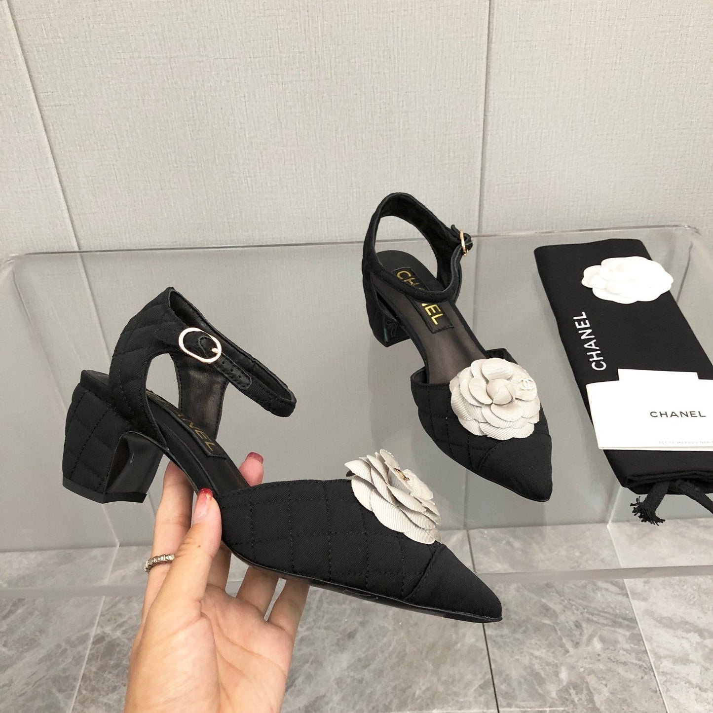 CHANEL 25C 5CM Slingback Flats Black White Fabric 213240