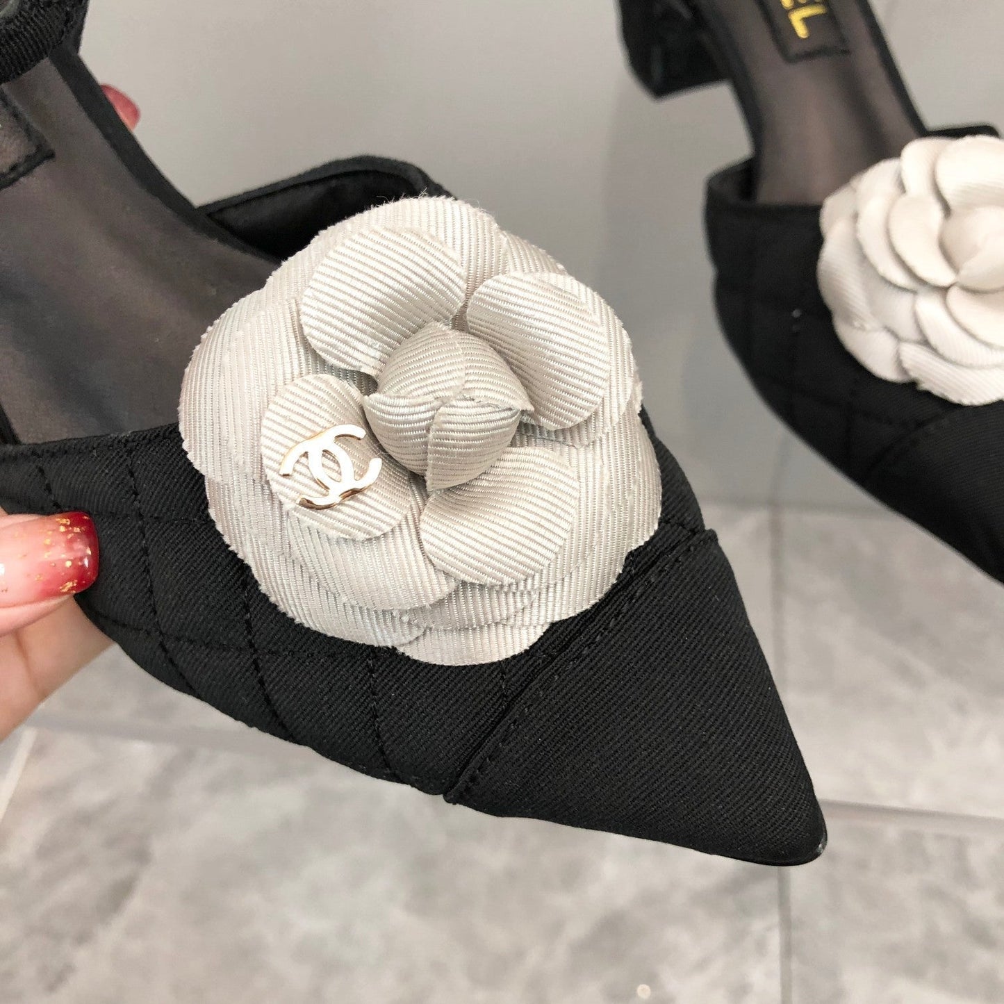 CHANEL 25C 5CM Slingback Flats Black White Fabric 213240
