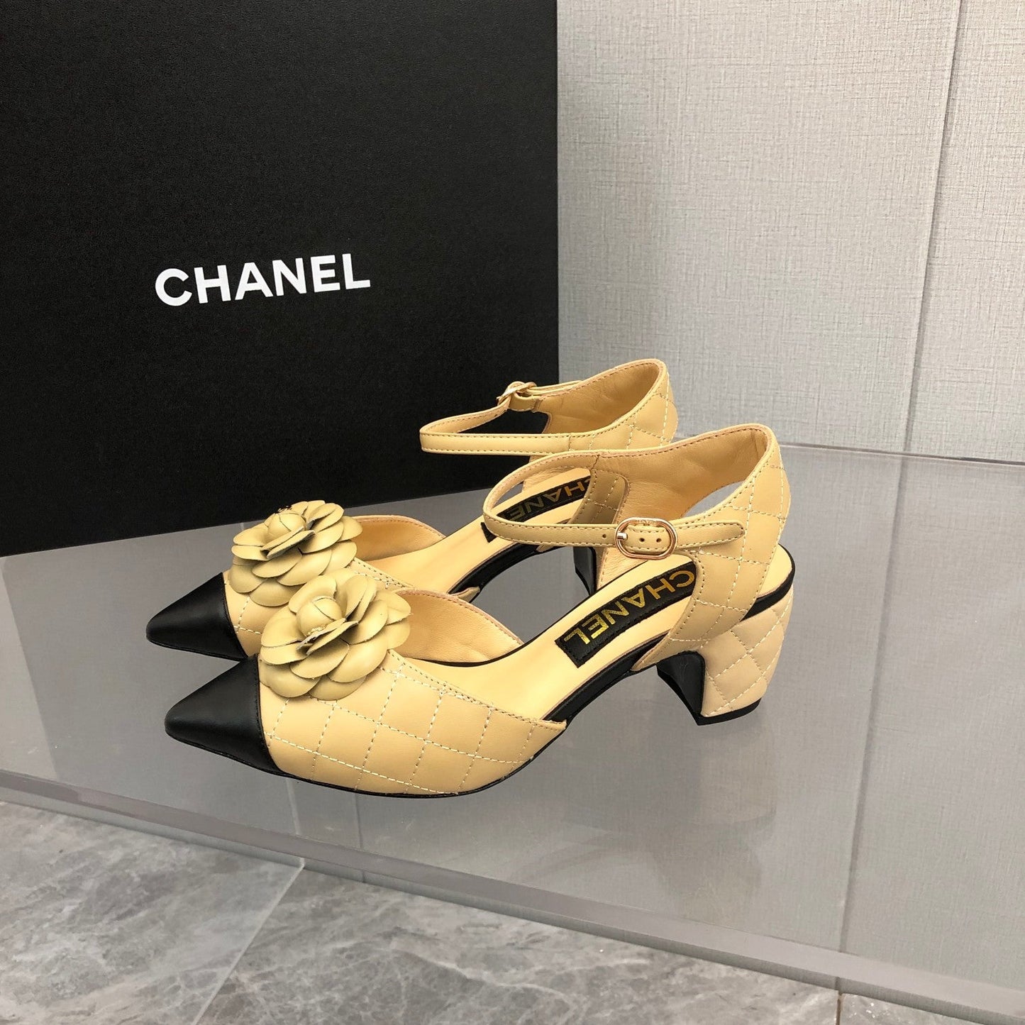CHANEL 25C 5CM Slingback Flats Buff Yellow Leather 213243