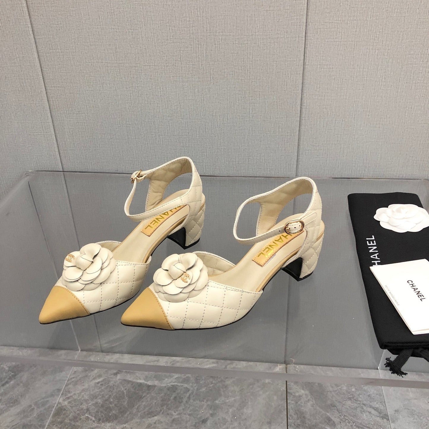 CHANEL 25C 5CM Slingback Flats White Leather 213244