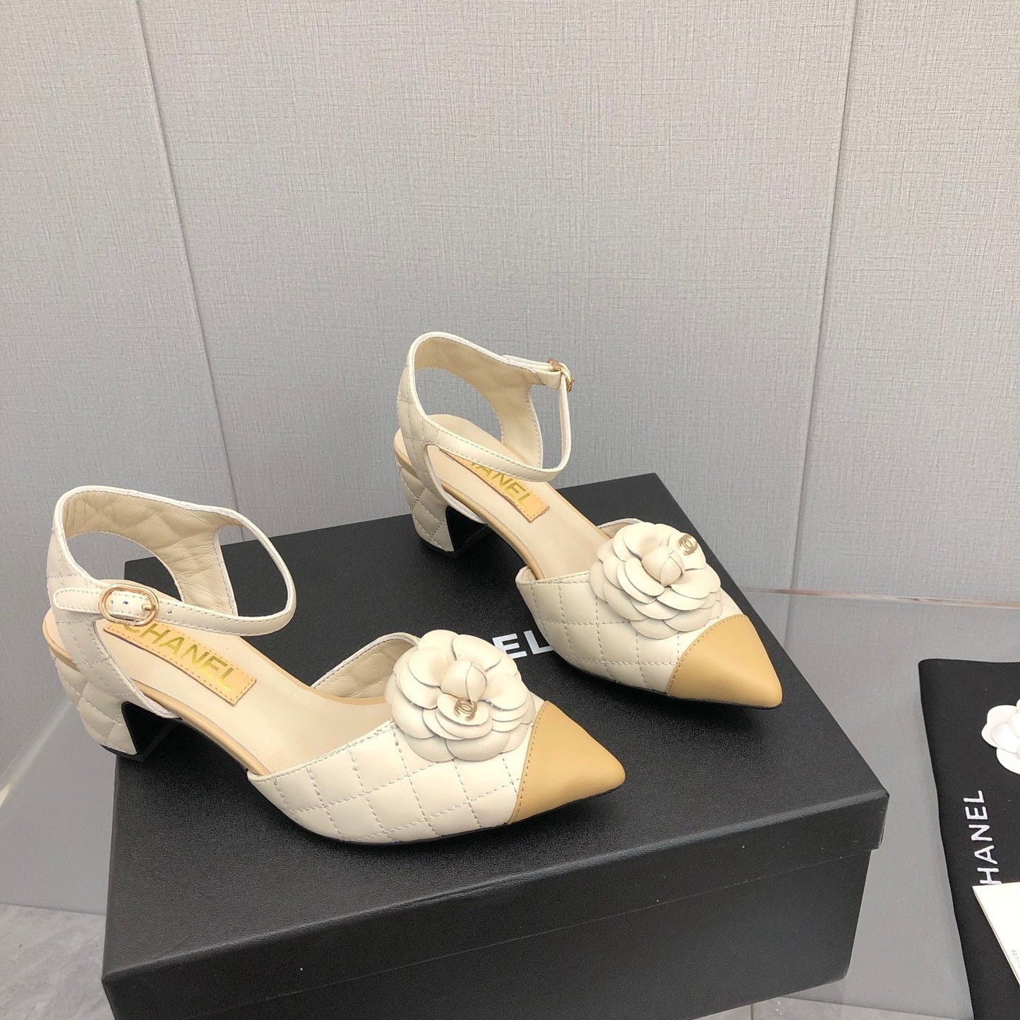 CHANEL 25C 5CM Slingback Flats White Leather 213244