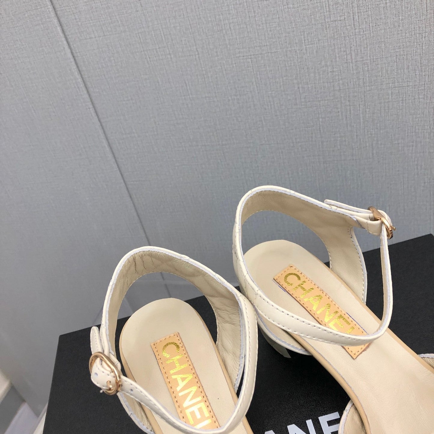 CHANEL 25C 5CM Slingback Flats White Leather 213244