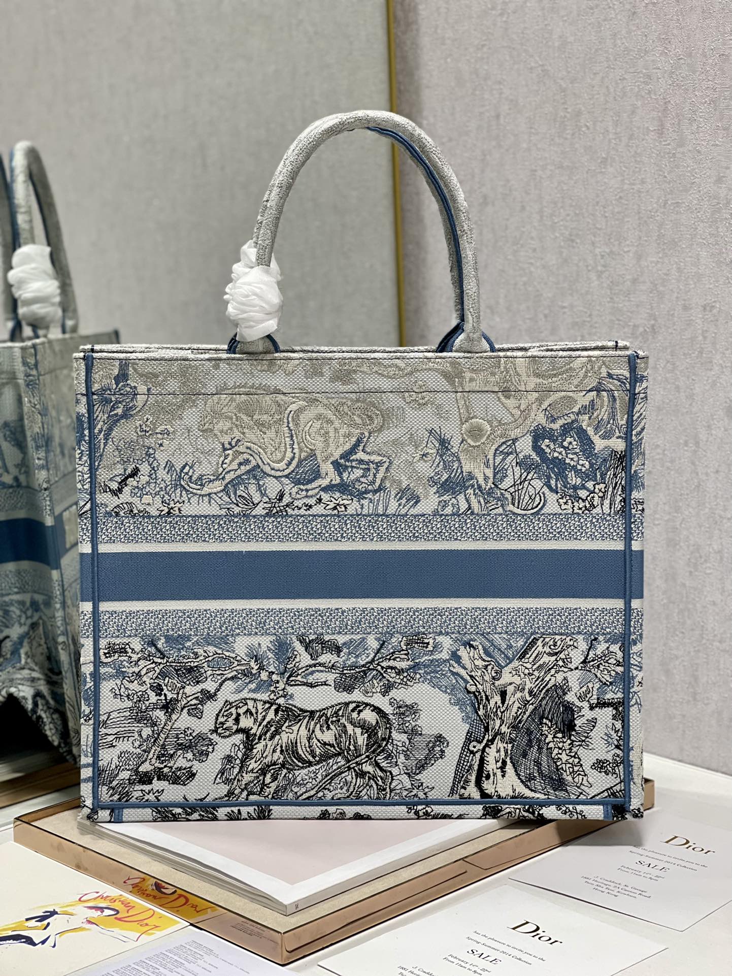 DIOR Large Book Tote 42cm Gradient Blue Tiger
