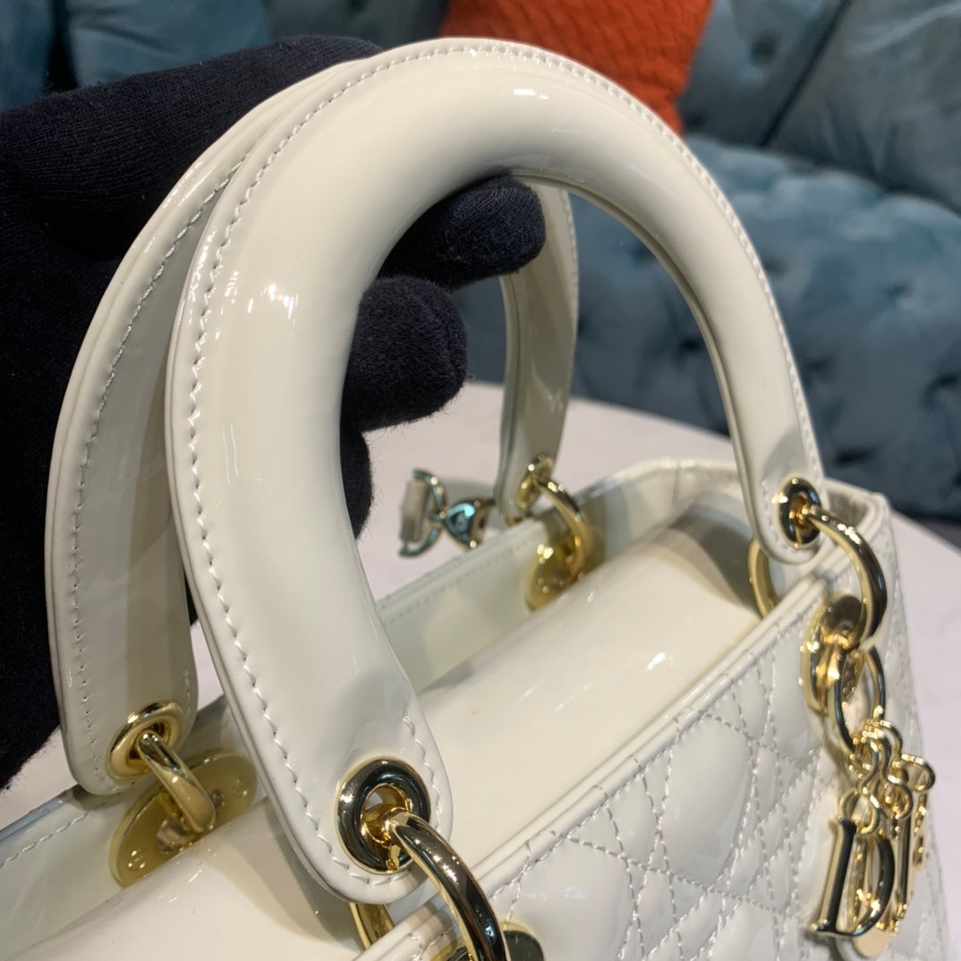 DIOR medium lady 24 white lambskin