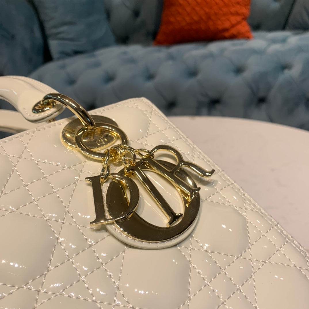 DIOR medium lady 24 white lambskin