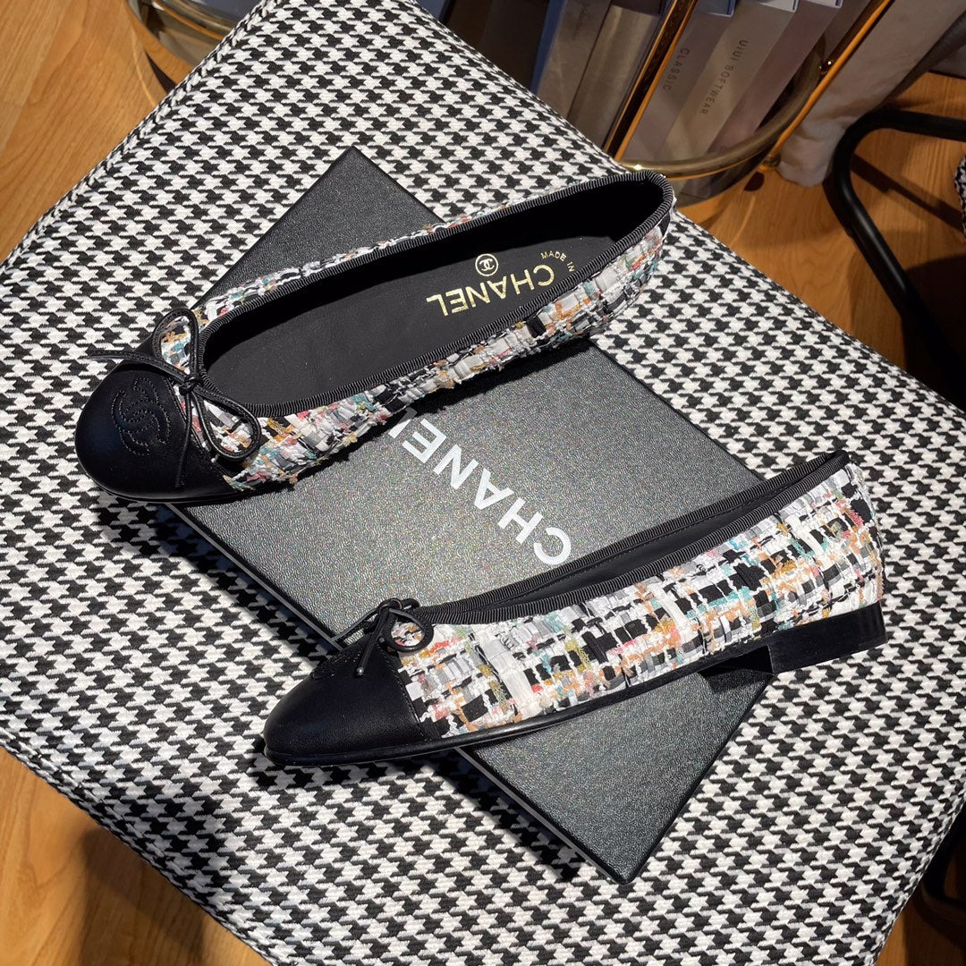CHANEL ballet flat white black tweed black calfskin