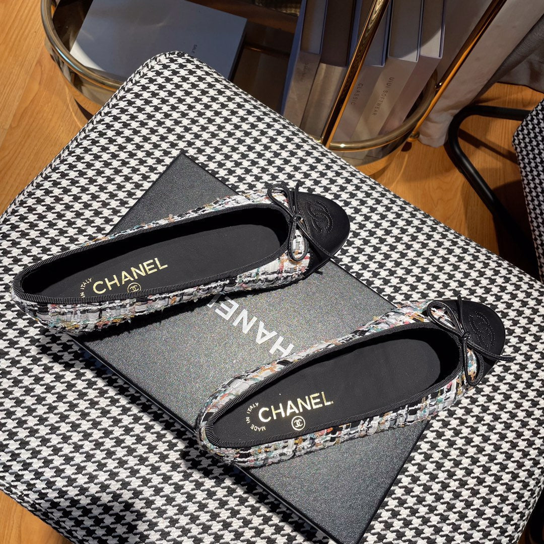 CHANEL ballet flat white black tweed black calfskin