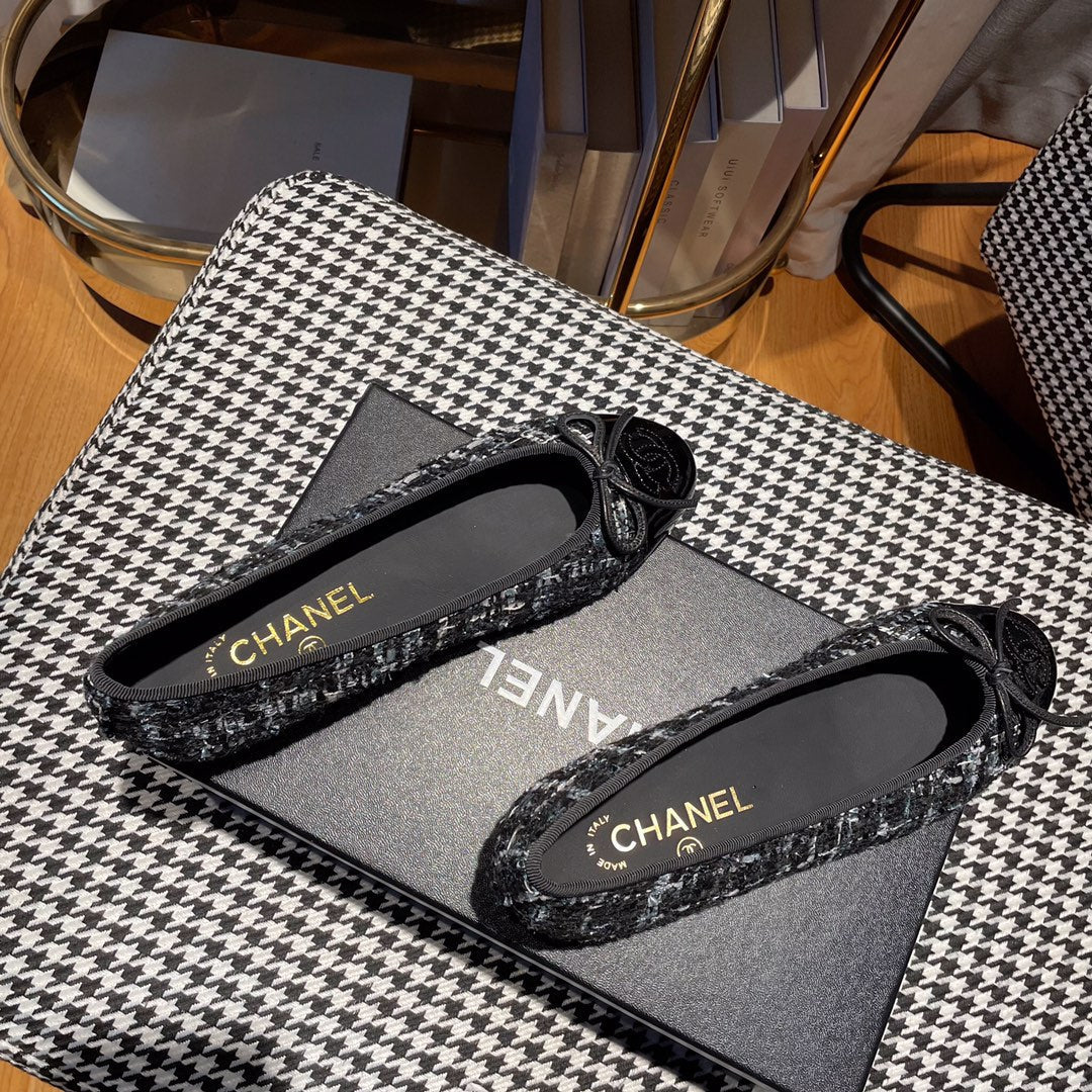 CHANEL ballet flat black white tweed black patent calfskin