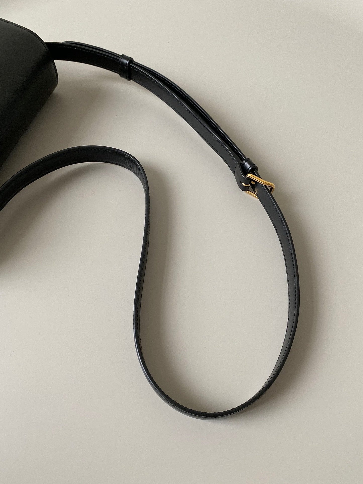 Celine CLASSIQUE TRIOMPHE 22 ALL BLACK CALFSKIN