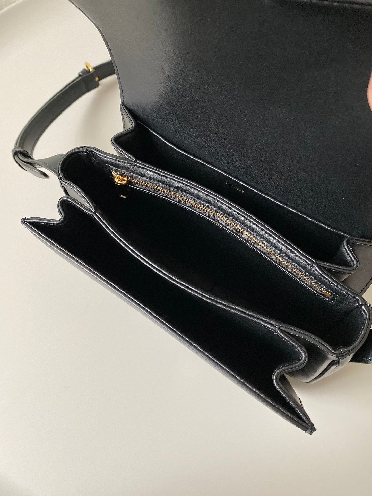 Celine CLASSIQUE TRIOMPHE 22 ALL BLACK CALFSKIN