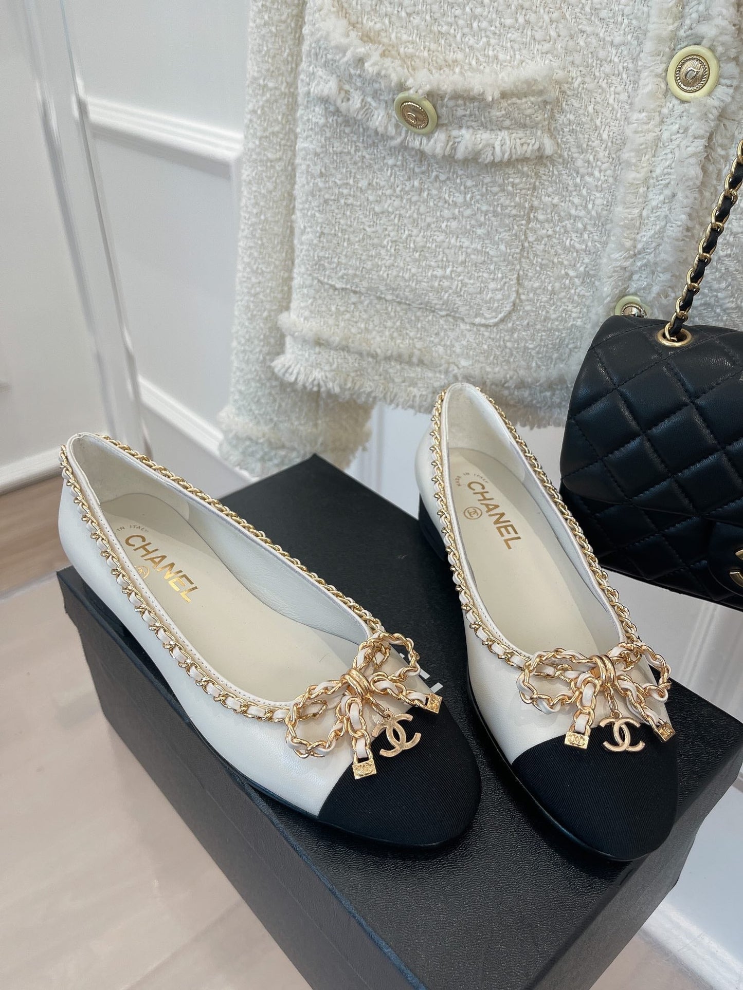 CHANEL Ballet Flats 25mm White Bow Tie Chain Lambskin