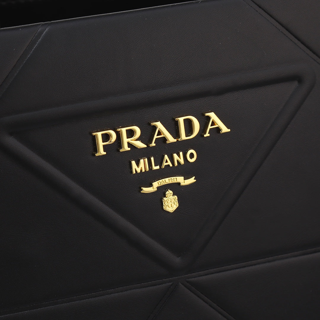 PRADA LARGE 39 TOTE IN BLACK CALFSKIN GOLD HARDWARE