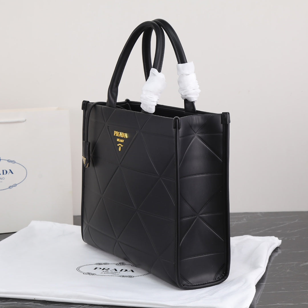 PRADA LARGE 39 TOTE IN BLACK CALFSKIN GOLD HARDWARE