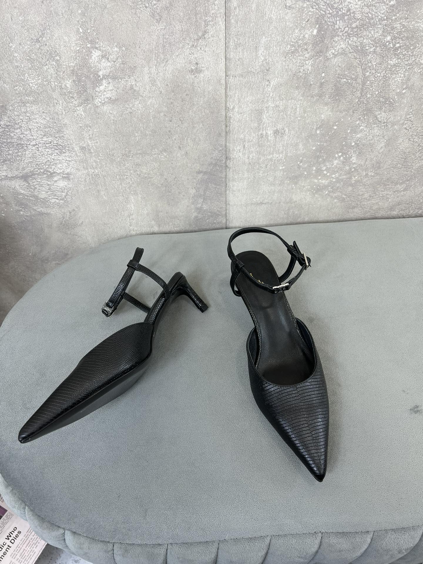 Celine cl kitten with strap 45 black lizard stamped calfskin