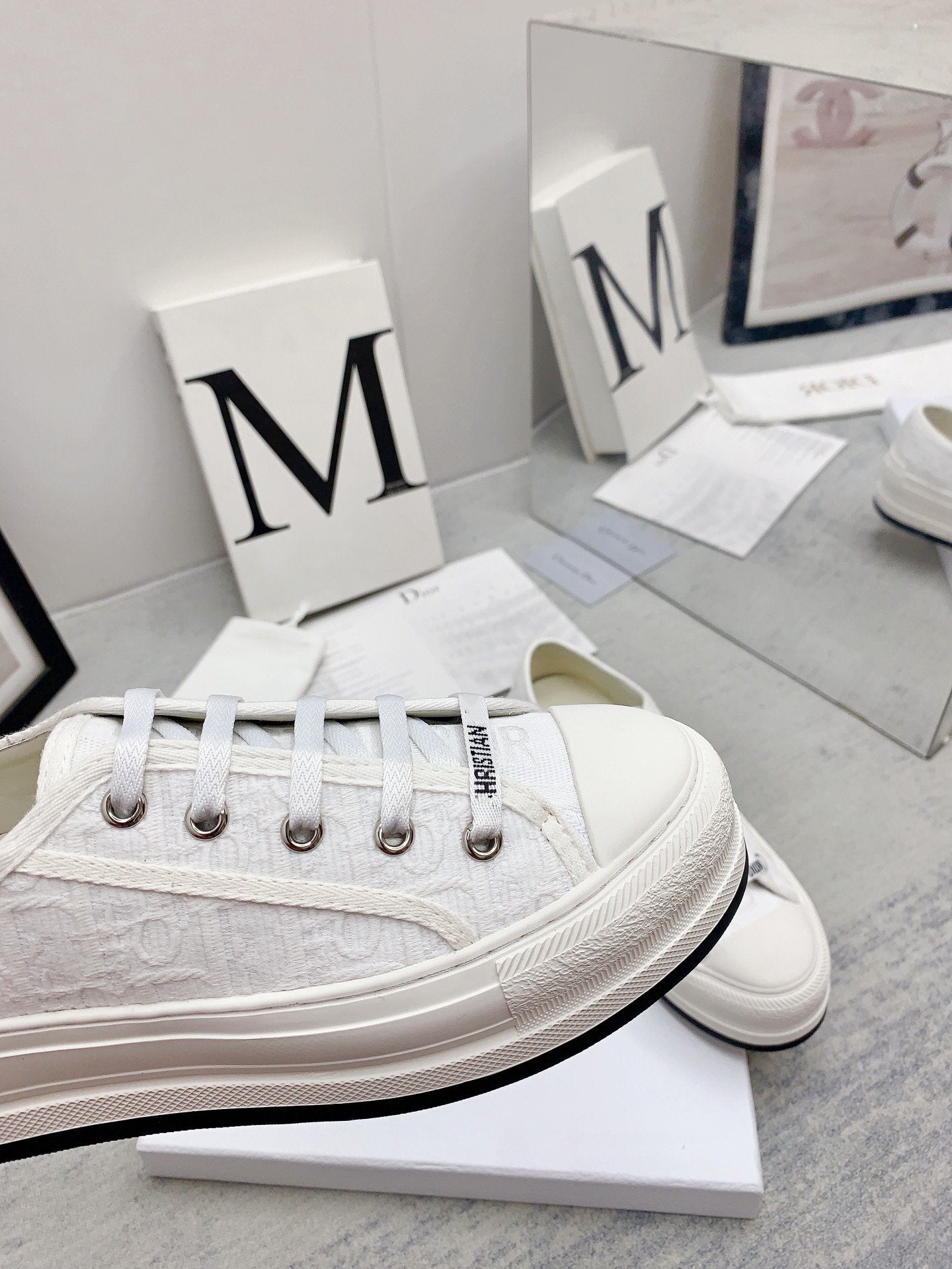 DIOR walkn 45 white oblique embroidery canvas