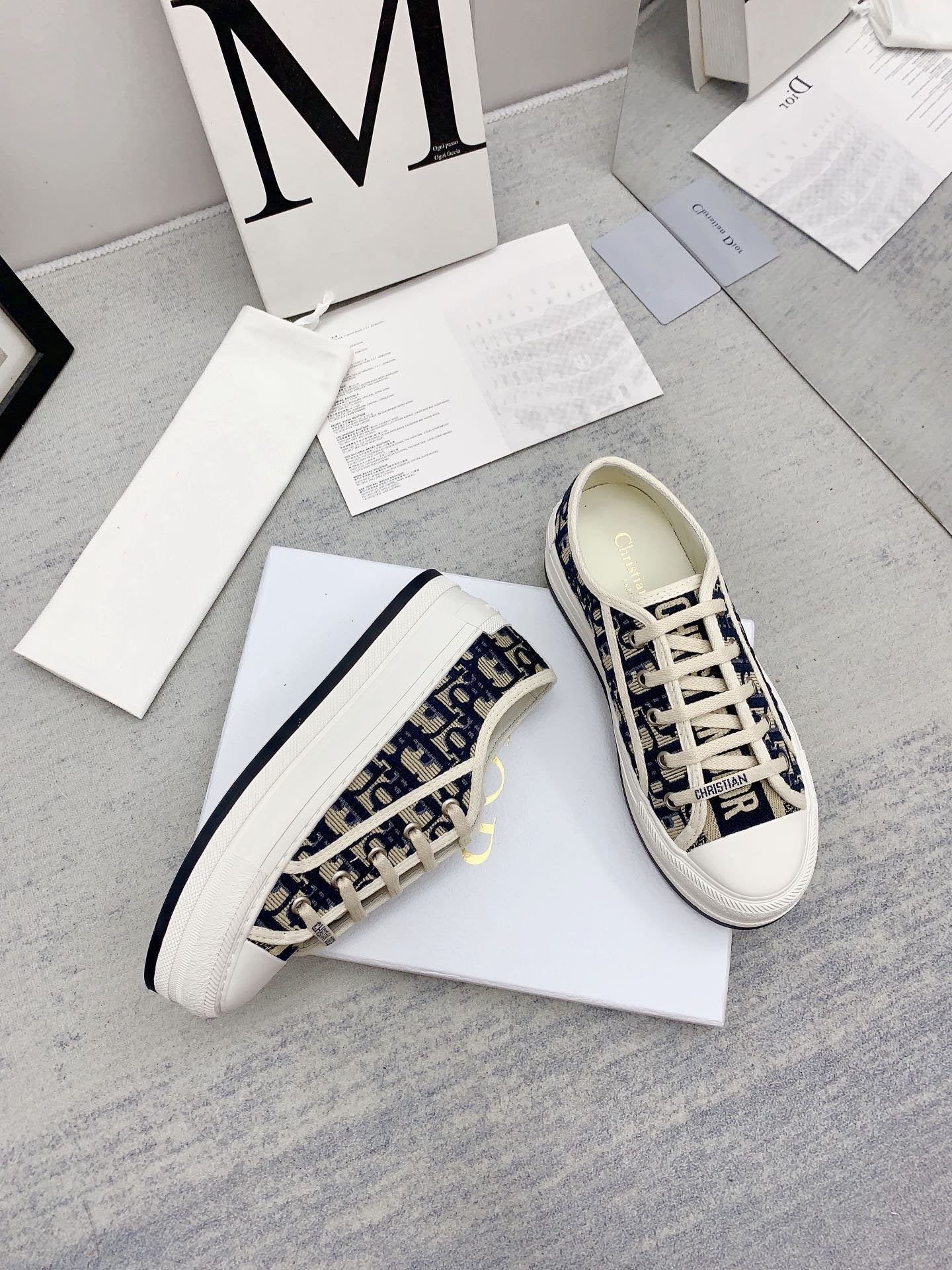 DIOR walkn 45 beige blue oblique embroidery canvas
