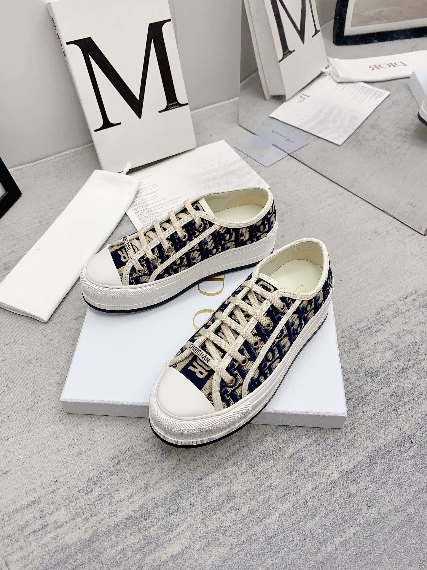 DIOR walkn 45 beige blue oblique embroidery canvas