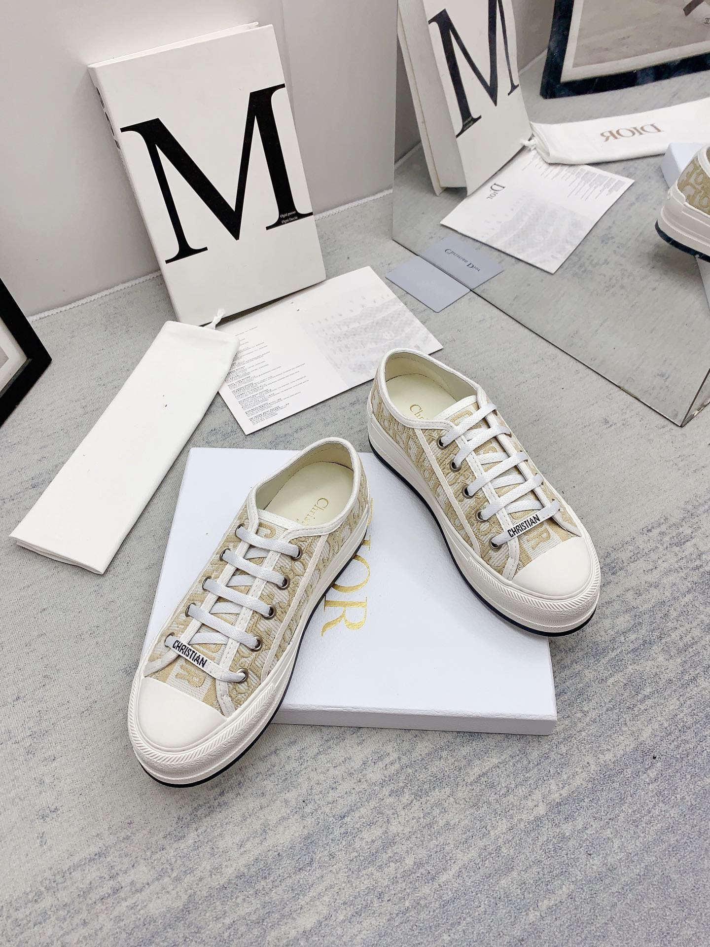 DIOR walkn 45 gold white oblique embroidery canvas