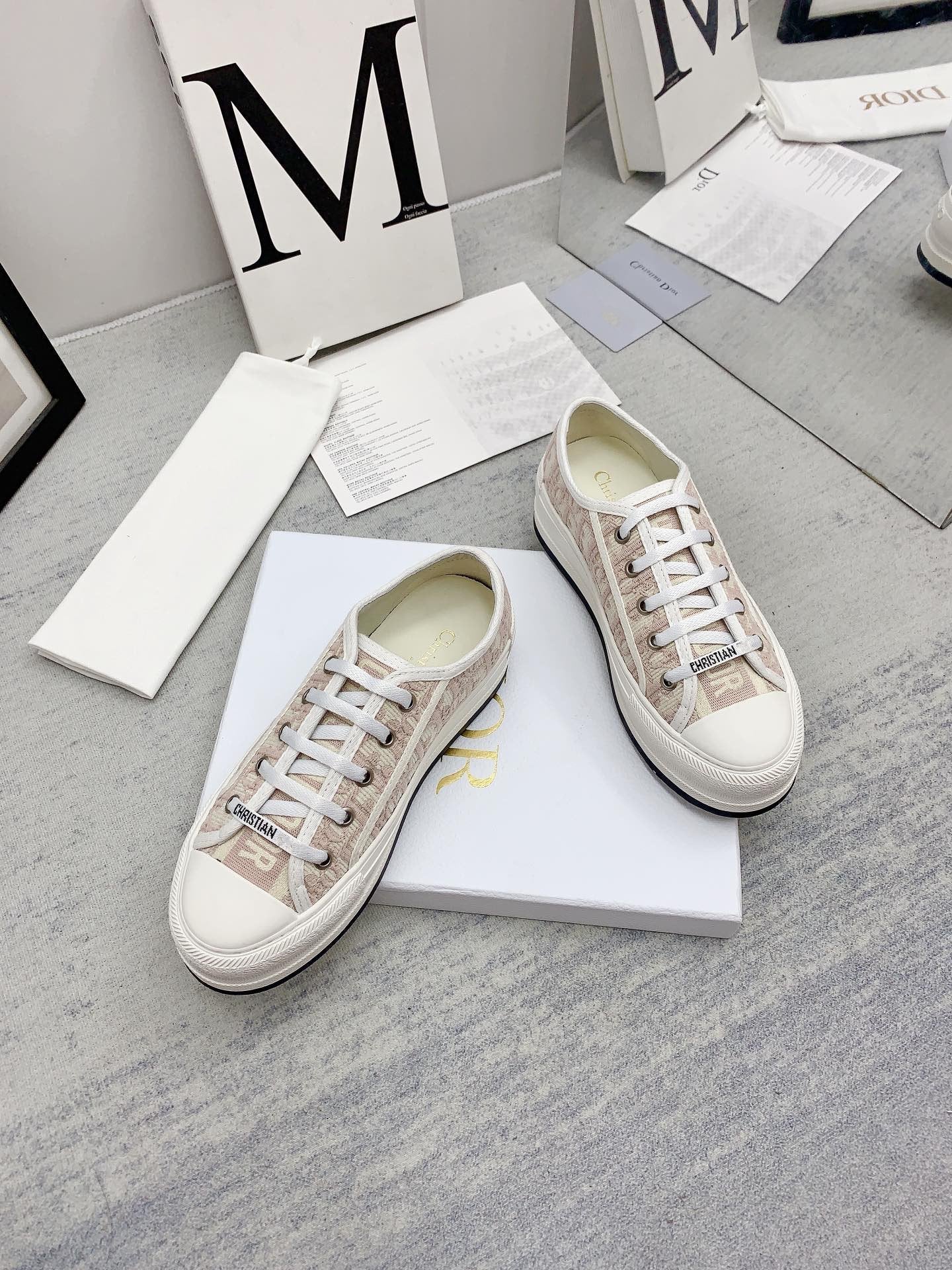 DIOR walkn 45 white light pink oblique embroidery canvas