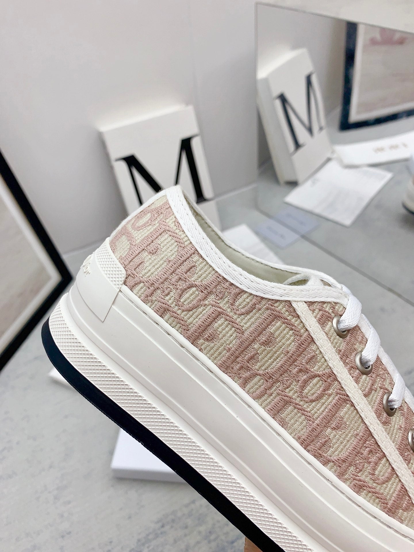 DIOR walkn 45 white light pink oblique embroidery canvas
