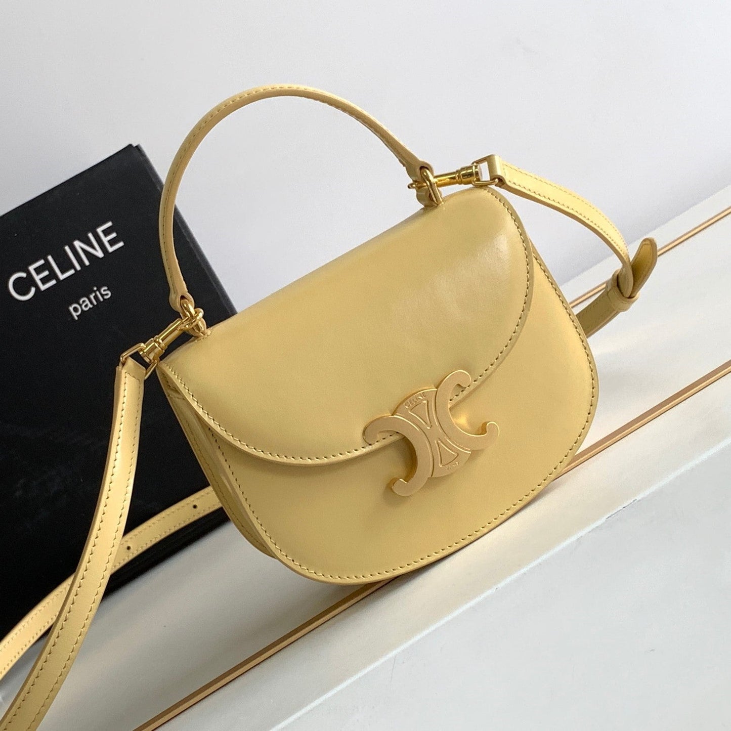 Celine TEEN CHAIN BESACE TRIOMPHE 15.5CM YELLOW CALFSKIN