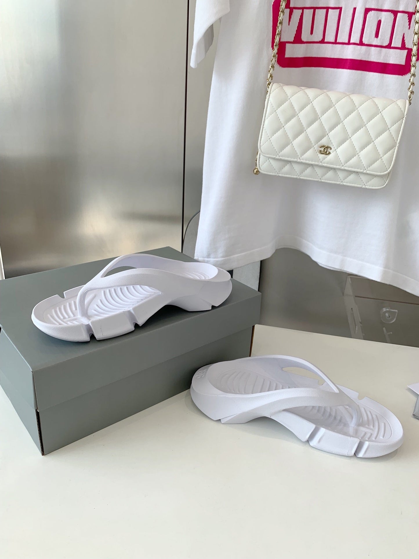 Balanciaga THONG SANDALS IN WHITE RUBBER