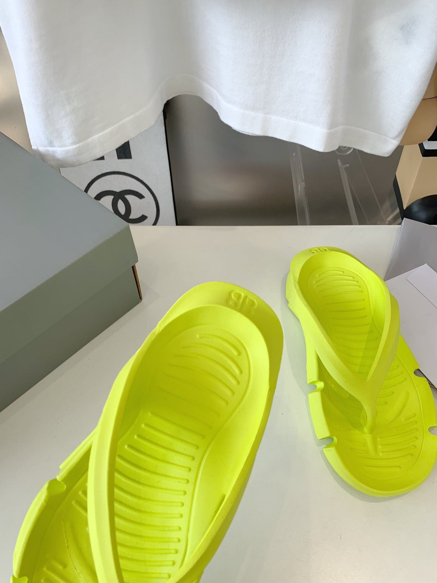 Balanciaga THONG SANDALS IN VOLT GREEN RUBBER
