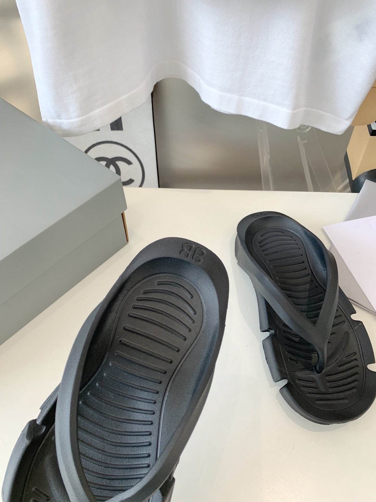 Balanciaga THONG SANDALS IN BLACK RUBBER