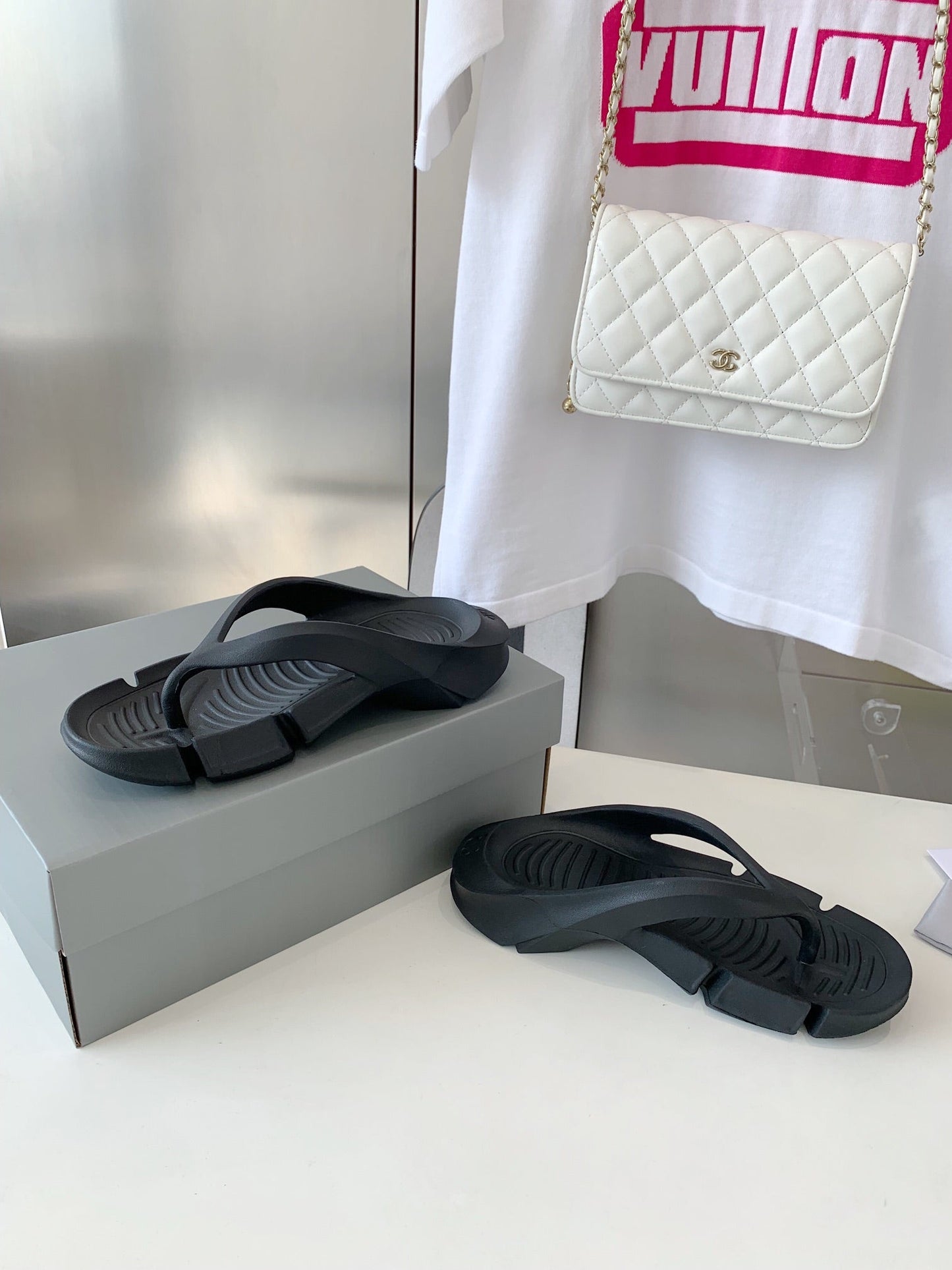 Balanciaga THONG SANDALS IN BLACK RUBBER