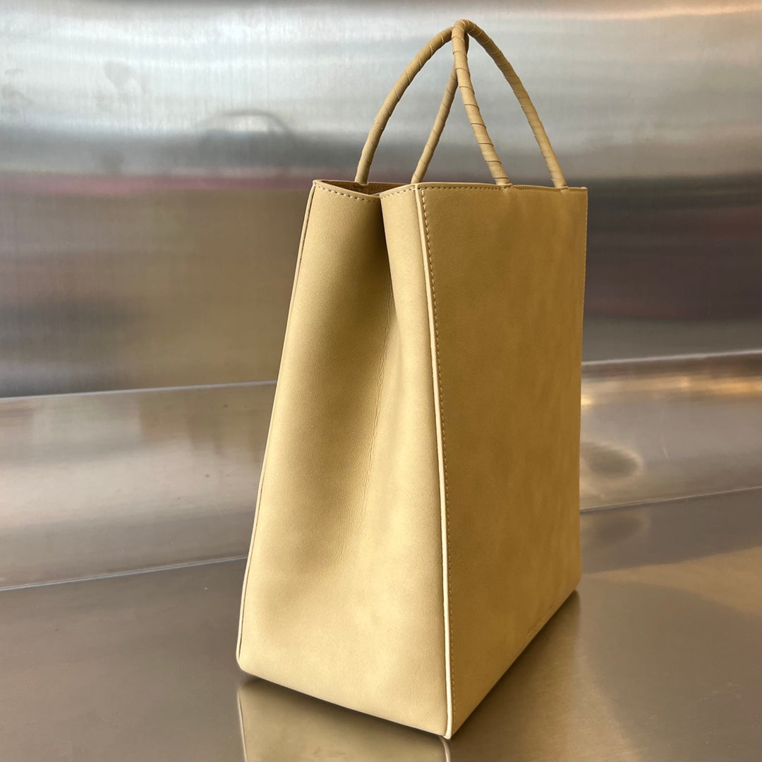 Bottega Veneta SMALL 26 BROWN BAG KRAFT CALFSKIN